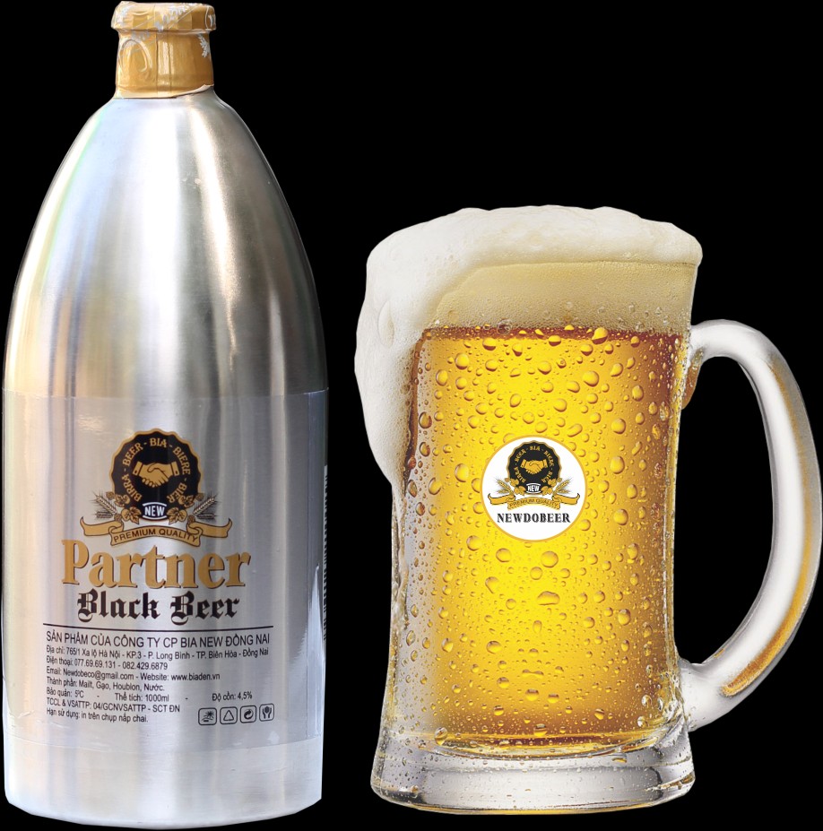 Chai inox NEWDOBEER 1L và cốc bia tươi